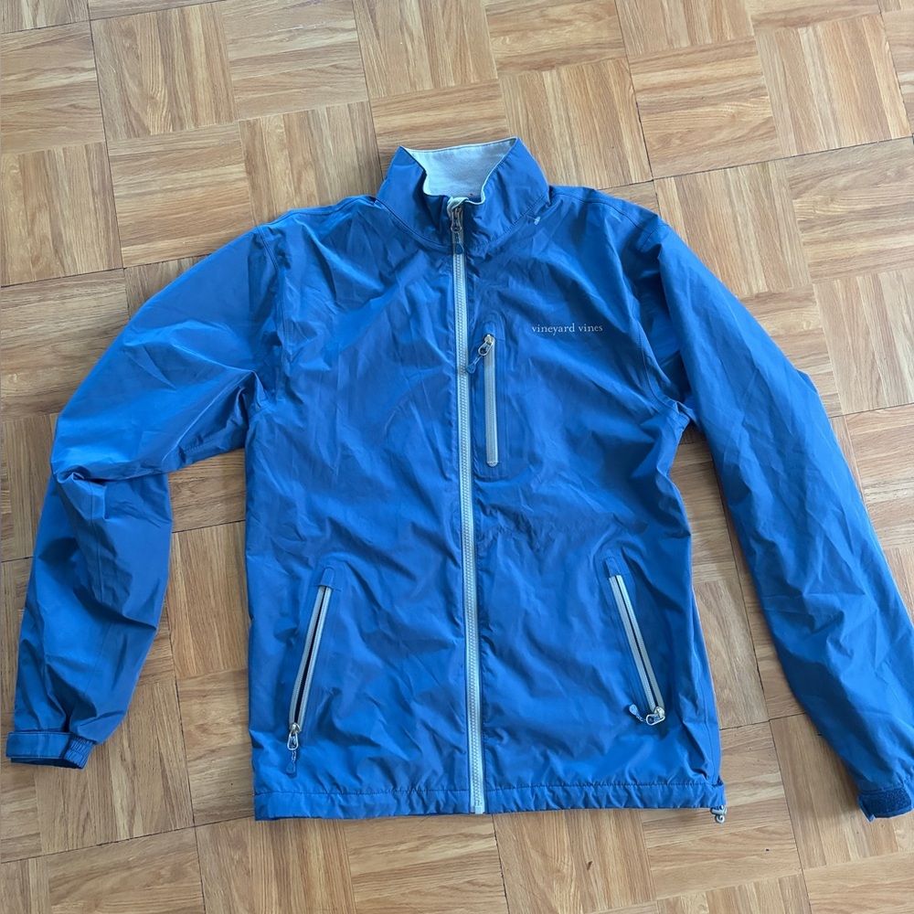 Vineyard vines rain jacket size XS